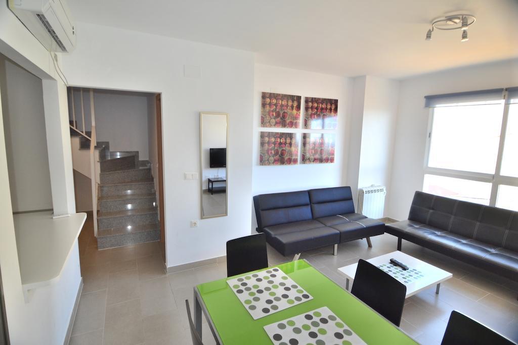 Apartamentos Marina Suites Grao de Castellon Rum bild