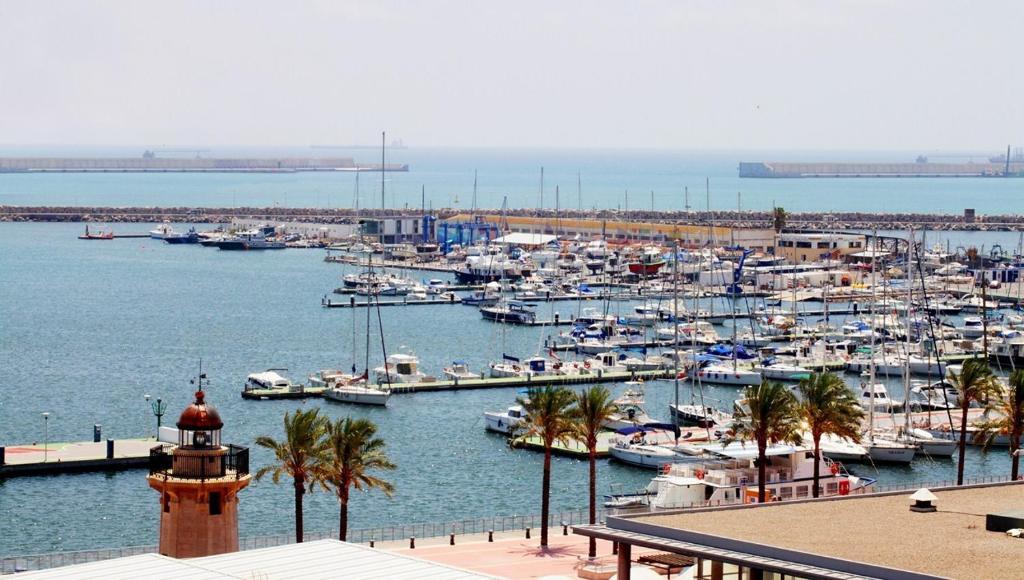 Apartamentos Marina Suites Grao de Castellon Exteriör bild